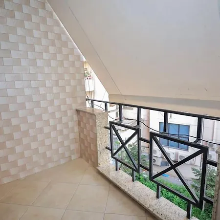 Miku Apartment- Exclusive 1 Bedroom At Komuna E Parisit Apartment